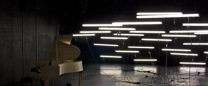 Neurosen des White Cubes. Teil Eins: Neonregister